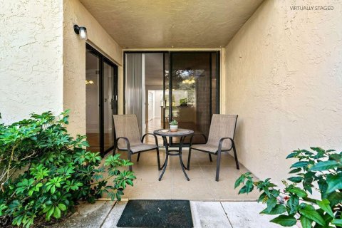 Condo in Coral Springs, Florida, 2 bedrooms  № 2086883 - photo 22