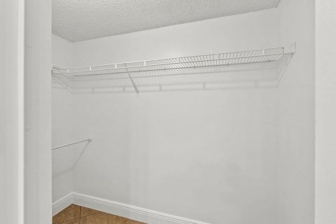 Condo in Coral Springs, Florida, 2 bedrooms  № 2086883 - photo 18
