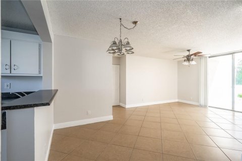 Condo in Coral Springs, Florida, 2 bedrooms  № 2086883 - photo 20