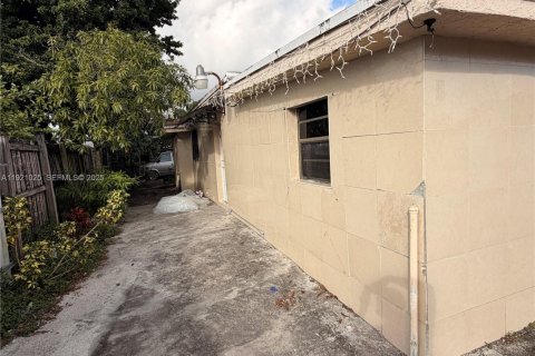 Casa en venta en Miami, Florida, 4 dormitorios, 159.05 m2 № 1982571 - foto 5