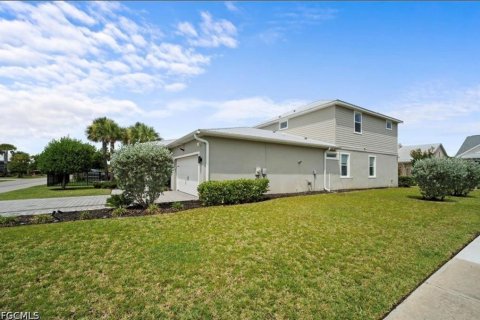 Casa en venta en Punta Gorda, Florida, 5 dormitorios, 289.11 m2 № 2321711 - foto 4