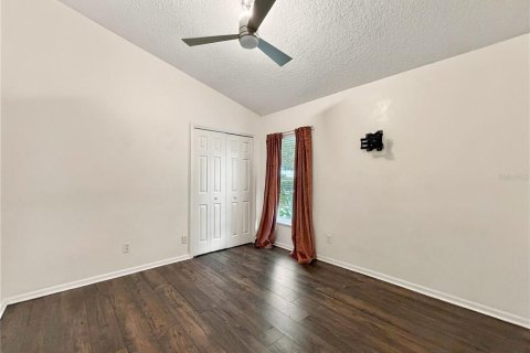 Villa ou maison à vendre à Mount Dora, Floride: 4 chambres, 176.98 m2 № 2388914 - photo 9