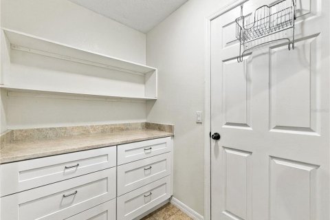 Villa ou maison à vendre à Mount Dora, Floride: 4 chambres, 176.98 m2 № 2388914 - photo 4