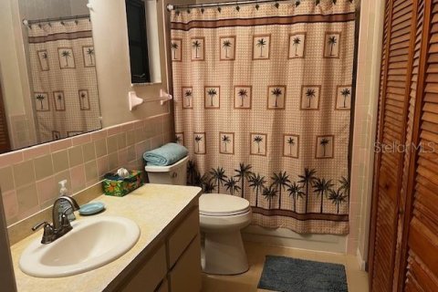 House in Bokeelia, Florida 2 bedrooms, 118.17 sq.m. № 1831651 - photo 5