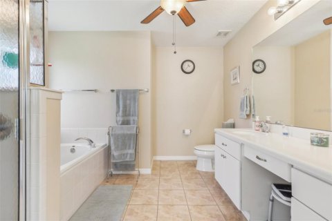 House in Leesburg, Florida 3 bedrooms, 137.31 sq.m. № 1900744 - photo 11