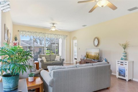 House in Leesburg, Florida 3 bedrooms, 137.31 sq.m. № 1900744 - photo 4