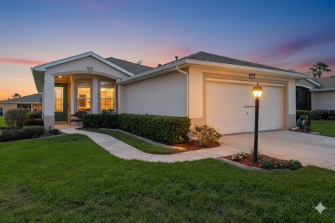 House in Leesburg, Florida 3 bedrooms, 137.31 sq.m. № 1900744 - photo 1