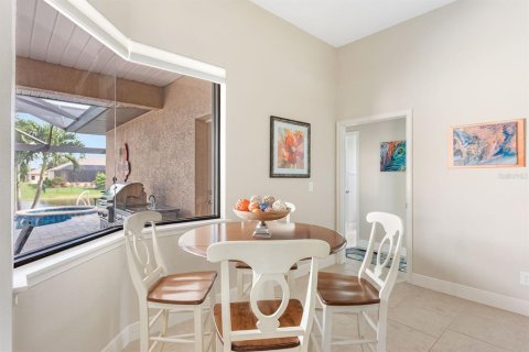 House in Rotonda, Florida 3 bedrooms, 187.85 sq.m. № 1880940 - photo 20