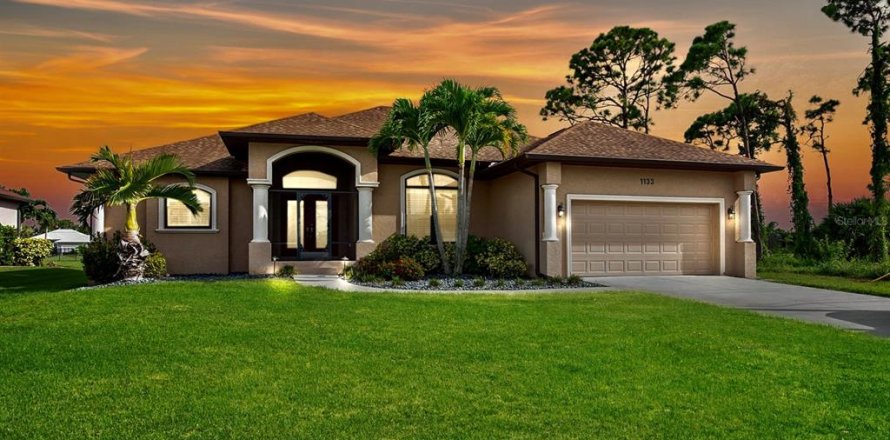 House in Rotonda, Florida 3 bedrooms, 187.85 sq.m. № 1880940