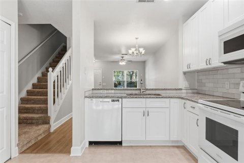 Condo in Tampa, Florida, 2 bedrooms № 2211906 - photo 8