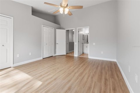 Condo in Tampa, Florida, 2 bedrooms № 2211906 - photo 15