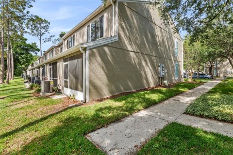 Condo in Tampa, Florida, 2 bedrooms № 2211906 - photo 3