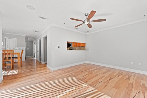 Villa ou maison à vendre à Hialeah, Floride: 3 chambres, 156.26 m2 № 1798862 - photo 9