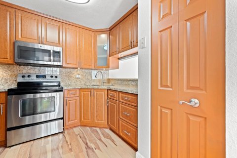Villa ou maison à vendre à Hialeah, Floride: 3 chambres, 156.26 m2 № 1798862 - photo 3