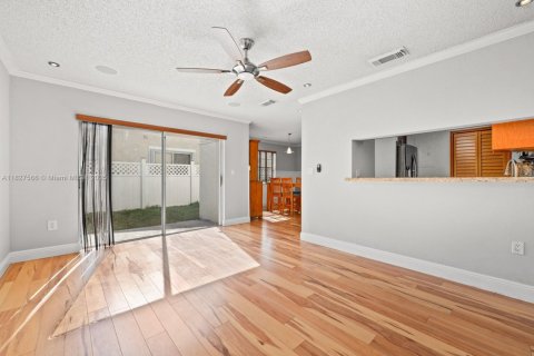 Villa ou maison à vendre à Hialeah, Floride: 3 chambres, 156.26 m2 № 1798862 - photo 24