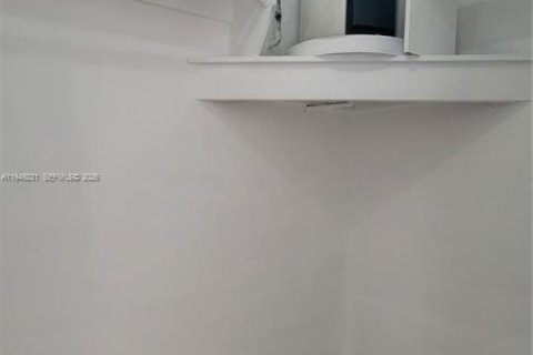 Снять в аренду квартиру в Майами, Флорида 1 спальня, 55.74м2, № 2005106 - фото 10