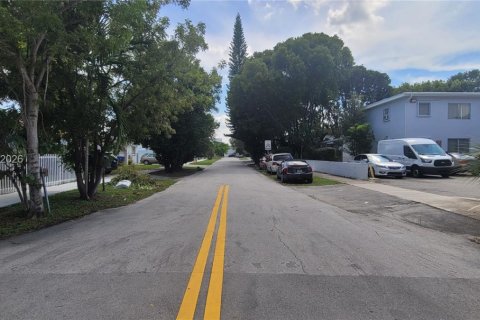 Снять в аренду квартиру в Майами, Флорида 1 спальня, 55.74м2, № 2005106 - фото 2