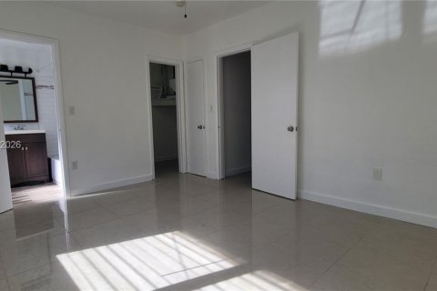 Снять в аренду квартиру в Майами, Флорида 1 спальня, 55.74м2, № 2005106 - фото 9