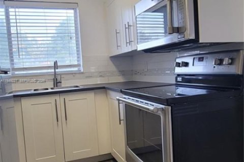 Снять в аренду квартиру в Майами, Флорида 1 спальня, 55.74м2, № 2005106 - фото 6