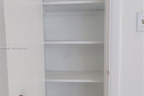 Снять в аренду квартиру в Майами, Флорида 1 спальня, 55.74м2, № 2005106 - фото 11