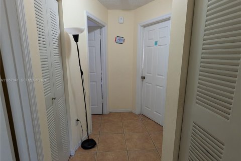 Copropriété à vendre à Miami, Floride: 3 chambres, 113.34 m2 № 2027674 - photo 14