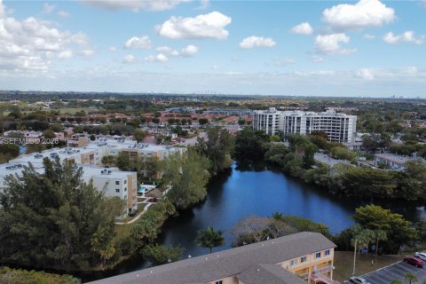 Copropriété à vendre à Miami, Floride: 3 chambres, 113.34 m2 № 2027674 - photo 20