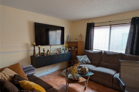 Copropriété à vendre à Miami, Floride: 3 chambres, 113.34 m2 № 2027674 - photo 4