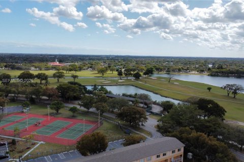 Copropriété à vendre à Miami, Floride: 3 chambres, 113.34 m2 № 2027674 - photo 21