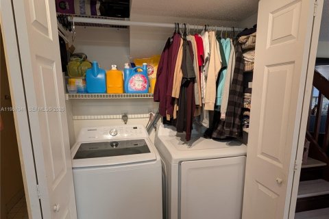 Copropriété à vendre à Miami, Floride: 3 chambres, 113.34 m2 № 2027674 - photo 15