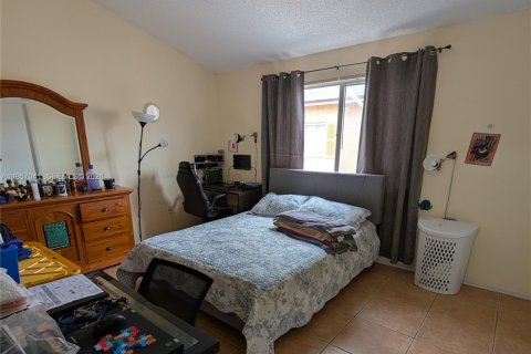 Copropriété à vendre à Miami, Floride: 3 chambres, 113.34 m2 № 2027674 - photo 8