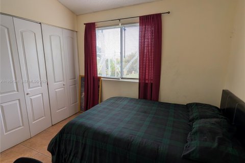 Copropriété à vendre à Miami, Floride: 3 chambres, 113.34 m2 № 2027674 - photo 12