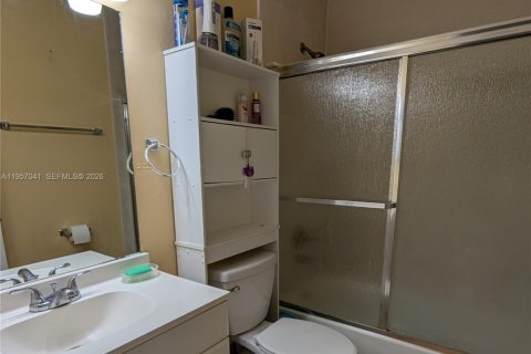 Copropriété à vendre à Miami, Floride: 3 chambres, 113.34 m2 № 2027674 - photo 13