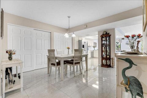 Condo in Punta Gorda, Florida, 3 bedrooms  № 2330923 - photo 13
