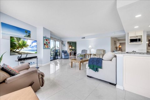 Condo in Punta Gorda, Florida, 3 bedrooms  № 2330923 - photo 17