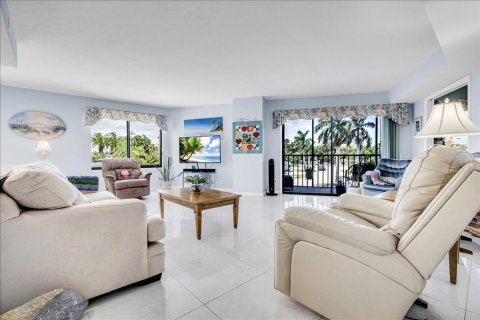 Condo in Punta Gorda, Florida, 3 bedrooms  № 2330923 - photo 16