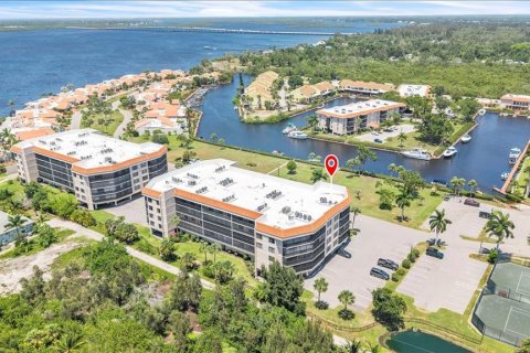 Condo in Punta Gorda, Florida, 3 bedrooms  № 2330923 - photo 7