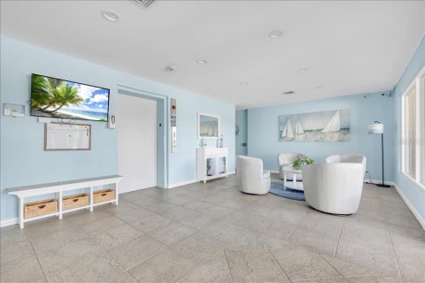Condo in Punta Gorda, Florida, 3 bedrooms  № 2330923 - photo 9