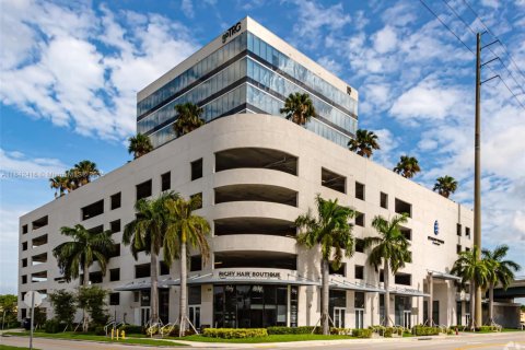 Commercial property in Aventura, Florida № 1836781 - photo 22