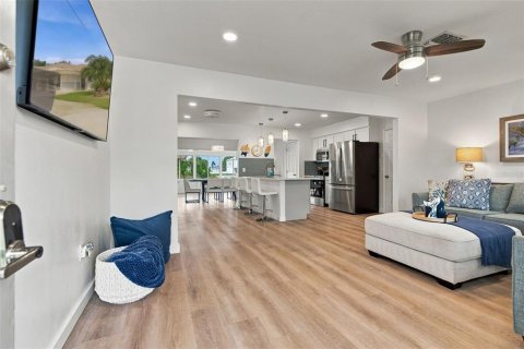 Купить виллу или дом в Эрнандо-Бич, Флорида 4 комнаты, 164.99м2, № 2284942 - фото 16