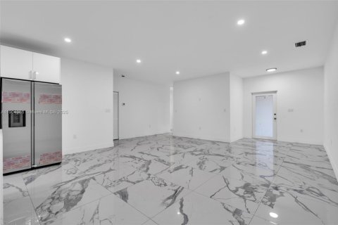 Touwnhouse à louer à Miami, Floride: 4 chambres, 152.73 m2 № 1966265 - photo 16