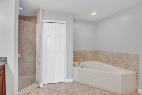 Condo in Orlando, Florida, 3 bedrooms  № 2198599 - photo 19