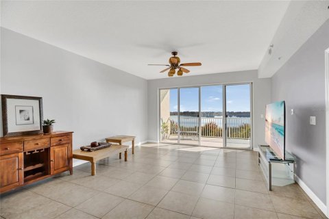 Condo in Orlando, Florida, 3 bedrooms  № 2198599 - photo 4