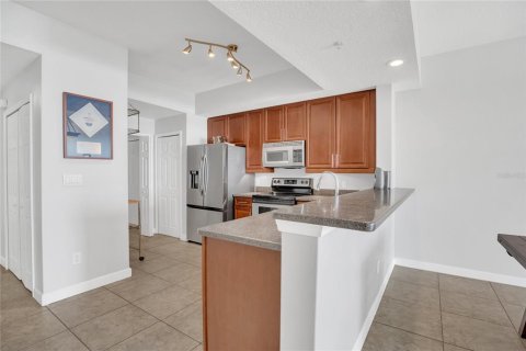 Condo in Orlando, Florida, 3 bedrooms  № 2198599 - photo 10