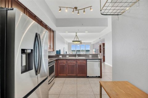 Condo in Orlando, Florida, 3 bedrooms  № 2198599 - photo 30