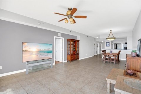 Condo in Orlando, Florida, 3 bedrooms  № 2198599 - photo 27