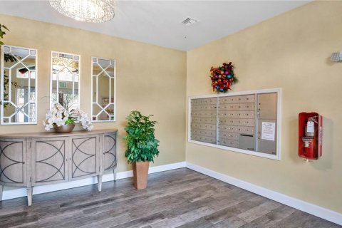 Condo in Orlando, Florida, 3 bedrooms  № 2198599 - photo 24
