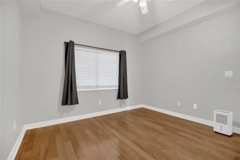 Condo in Orlando, Florida, 3 bedrooms  № 2198599 - photo 17
