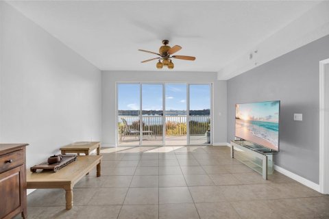 Condo in Orlando, Florida, 3 bedrooms  № 2198599 - photo 28
