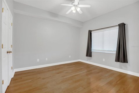 Condo in Orlando, Florida, 3 bedrooms  № 2198599 - photo 11
