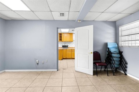 House in Tampa, Florida 3 bedrooms, 119.01 sq.m. № 2114844 - photo 10